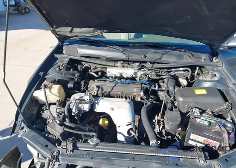 1998 Toyota Camry Le z USA, uszkodzony, nr VIN JT2BG22K9W0127068